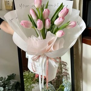 Bó Hoa Tulip Ngọt Ngào Kiêu Sa - CM3