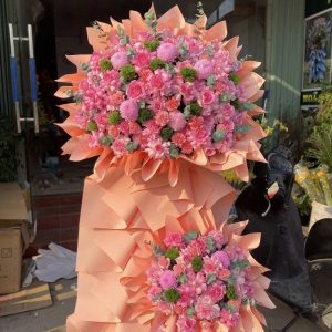 Kệ Hoa Chúc Mừng 2 Tầng Tone Hồng Trang Nhã - KH7