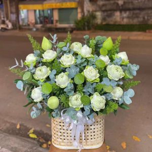 Giỏ Hoa Sen Trắng Tinh Tế - GH52