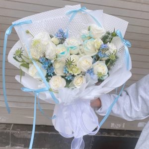Bó Hoa Hồng Trắng Tình Đầu – CM176