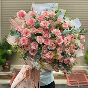 Bó Hoa Hồng Kem Dịu Dàng Sang Trọng – CM141