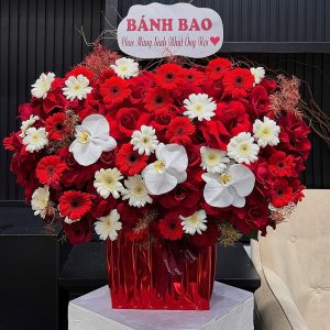 Giỏ Hoa Sắc Đỏ Rực Rỡ Cao Cấp – GH67
