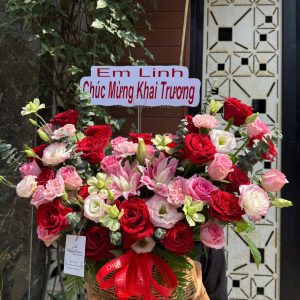 Giỏ Hoa Hồng Cao Cấp Gửi Trao Yêu Thương – GH70