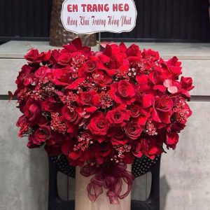 Giỏ Hoa Tone Đỏ Lãng Mạn Tặng Sinh Nhật Vợ Yêu – GH73