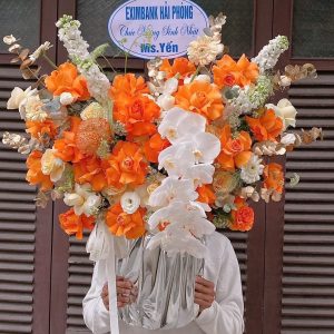 Giỏ Hoa Tone Cam Mix Lan Hồ Điệp Sang Trọng – GH81