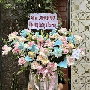 Giỏ Hoa Chúc Mừng Thanh Lịch – GH104